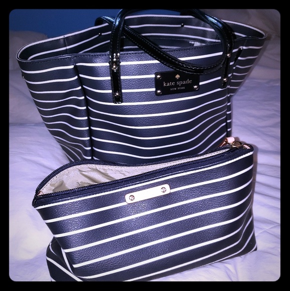 **SOLD** Kate Spade tote and pouch - Picture 1 of 6